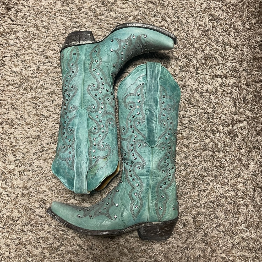 Old Gringo size 6 Swarovski crystals